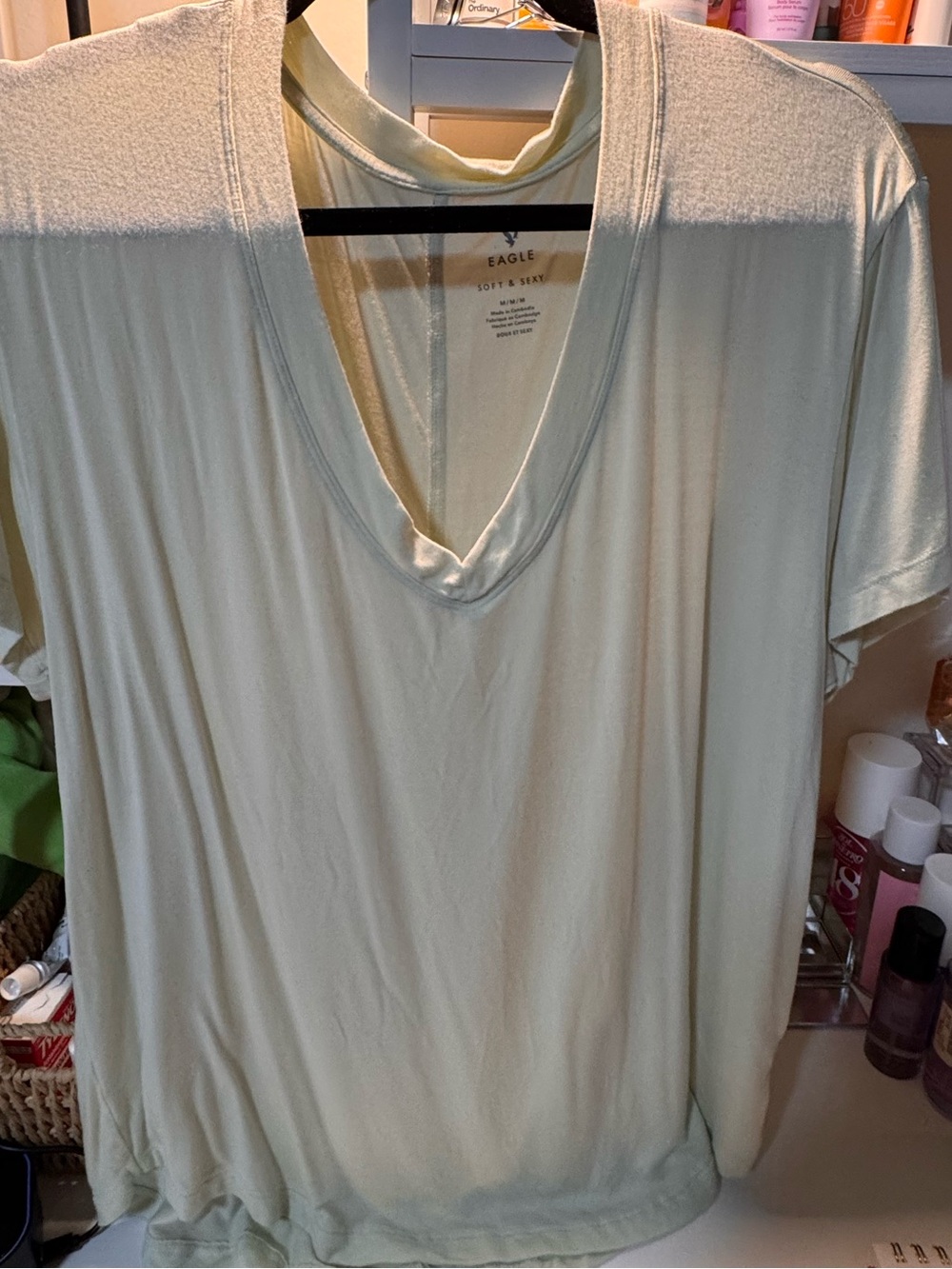 American Eagle Outfitters Light Cream V-Neck Short Sleeve Tee